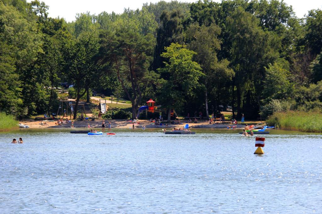 Mueritzparadies - Feriendorf Alte Fahrt Рехлін Екстер'єр фото